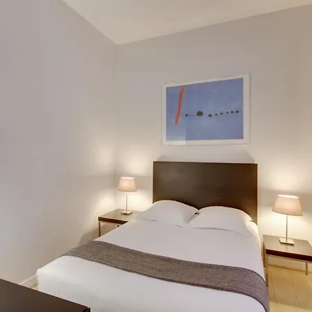 For Work In Center Paris