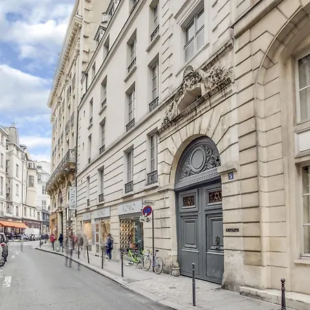 Daire For Work In Center Paris